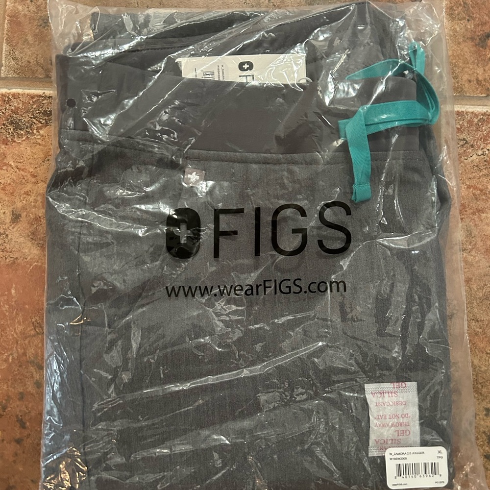 Figs Zamora graphite XL nwt